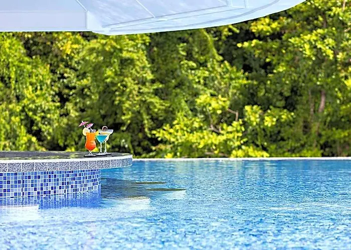 Dive Spot And Brumini Resort
